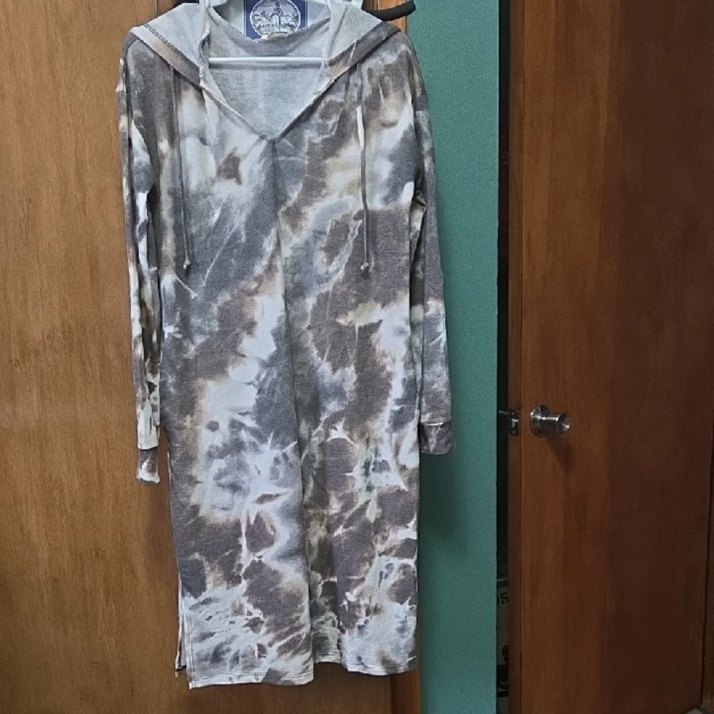 Mystree Tie-Dye Hooded Maxi Dress - Picture 1 of 3